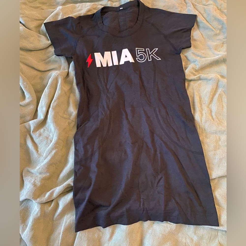 Limited edition Lululemon Swiftly tech short sleeve shirt full length MIA 5k